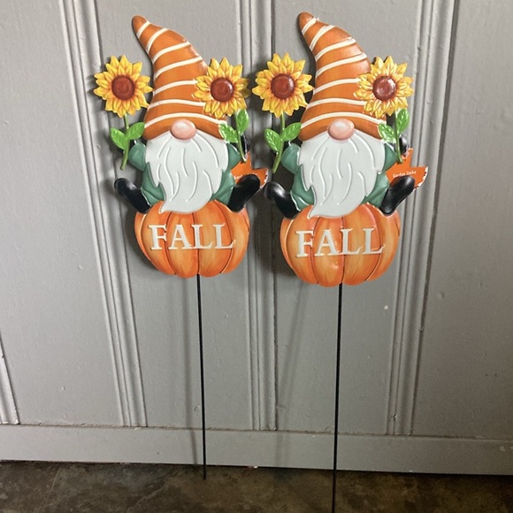 BNWT- Set of 2- FALL Pumpkin Sunflower Gnome- Metal Yard or Lawn Stakes - Picture 6 of 17